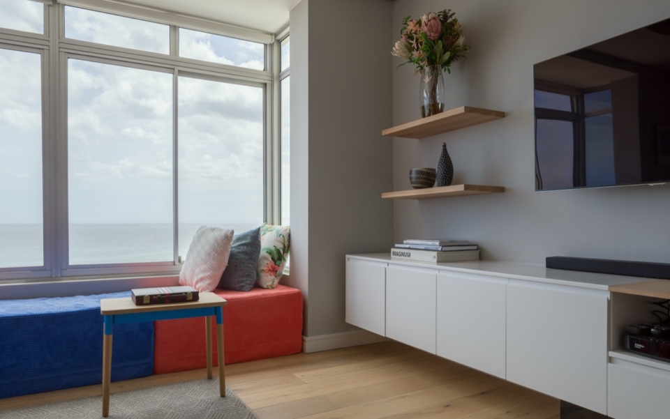 Luxury Vacation Rental Holiday Apartment Cape Town Mouille Point Villa Marina 24 Living08