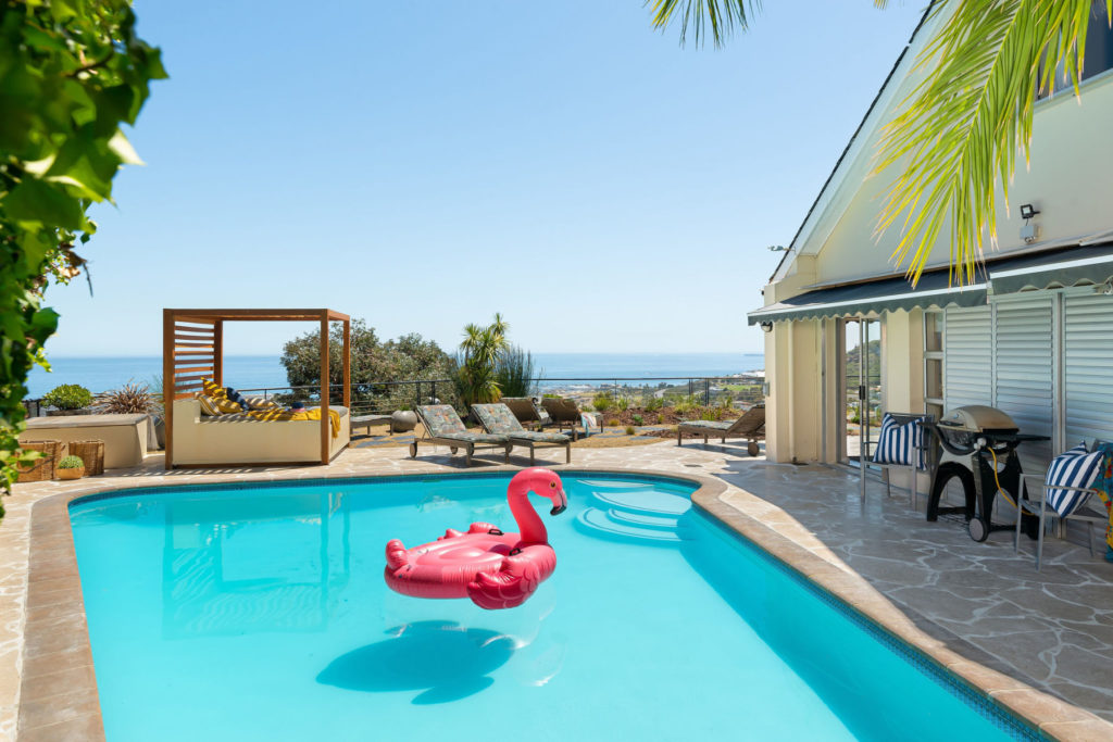 feature02-villa-rental-cape-town-camps-bay-cloud-house