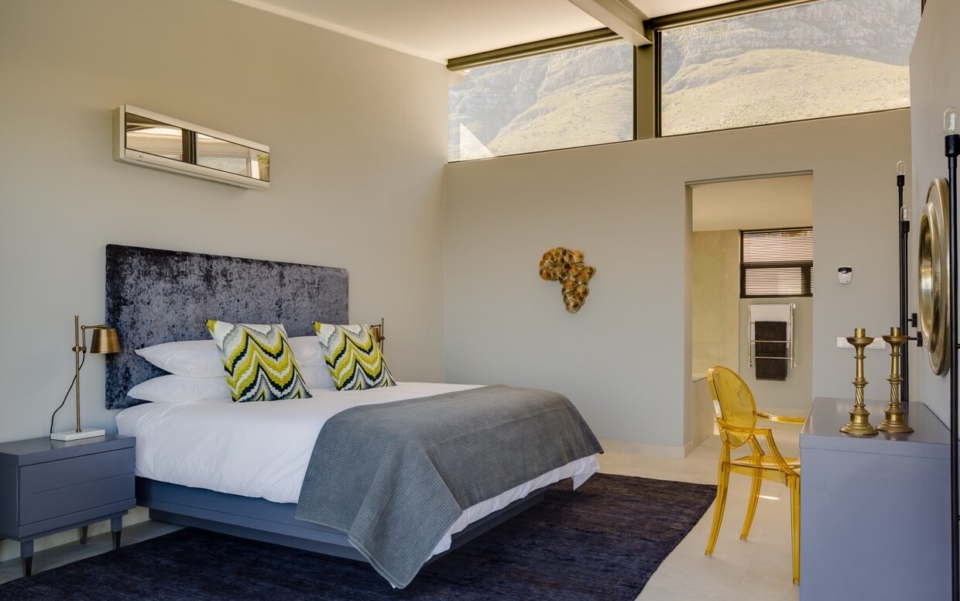 Luxury Villa Rental Cape Town Camps Bay Hely Horizon Bedbath02