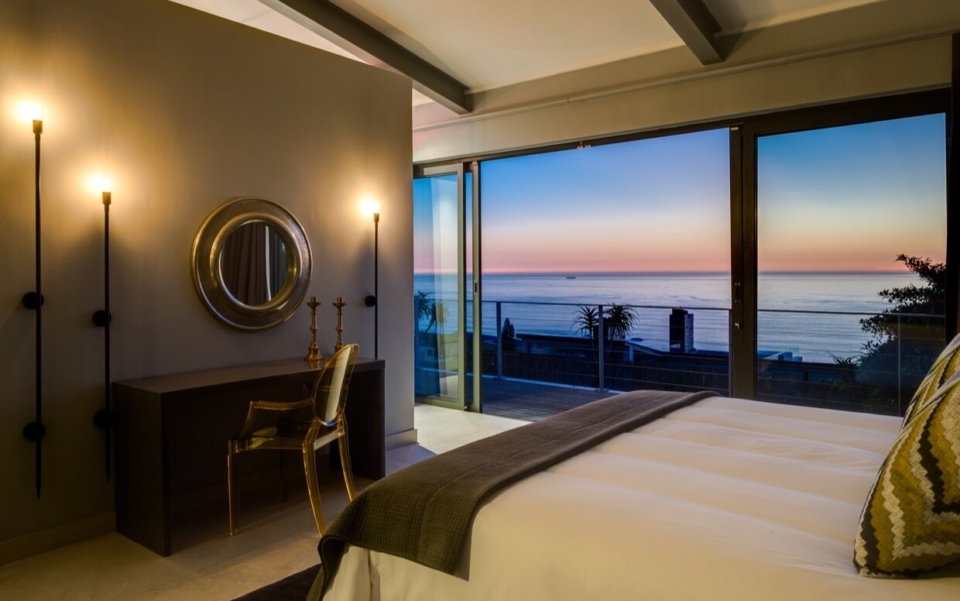 Luxury Villa Rental Cape Town Camps Bay Hely Horizon Bedbath03