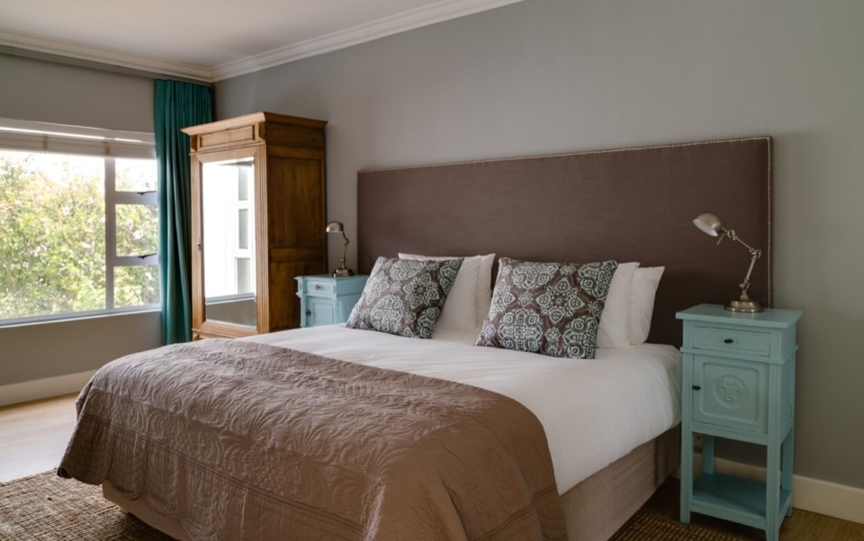 Luxury Villa Vacation Rentals Self Catering Accommodation Cape Town Camps Bay Ottawa Bedbath07