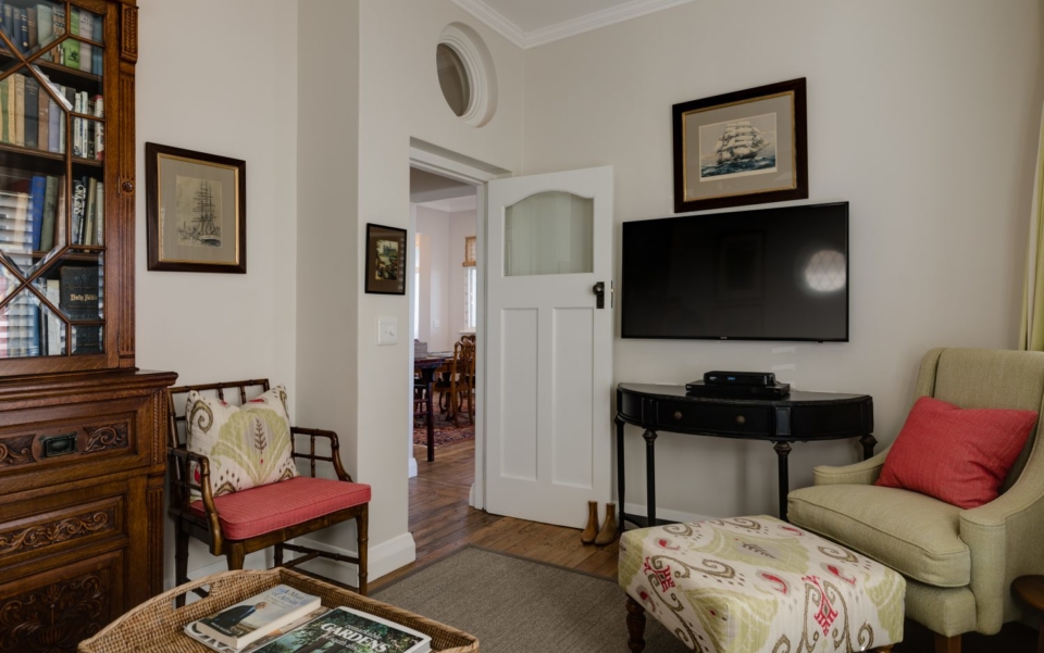 Luxury Cape Town Camps Bay Villa Tv Room