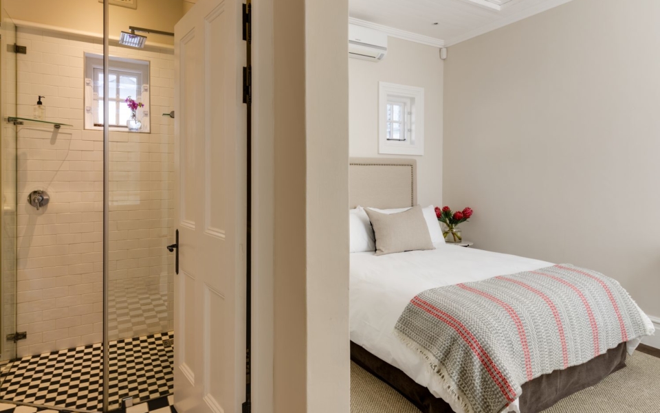 Luxury Villa Rental Cape Town Camps Bay Linda Vista Bedroom 5 With Bath
