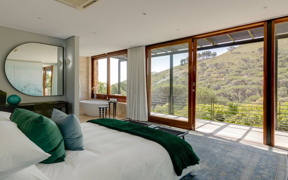 Luxury Cape Town Camps Bay Holiday Villa Le Thallo Lions Head View Bedroom