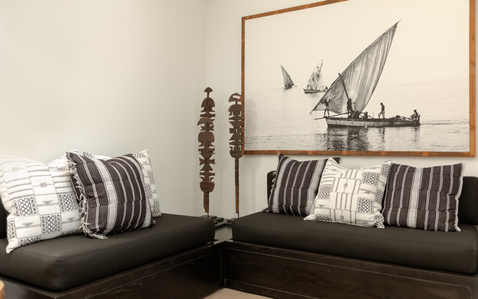 Luxury Cape Town Camps Bay Holiday Villa Le Thallo Lounge Ships