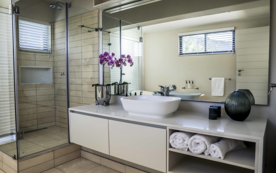 Luxury Cape Town Camps Bay Apartment Bathroom