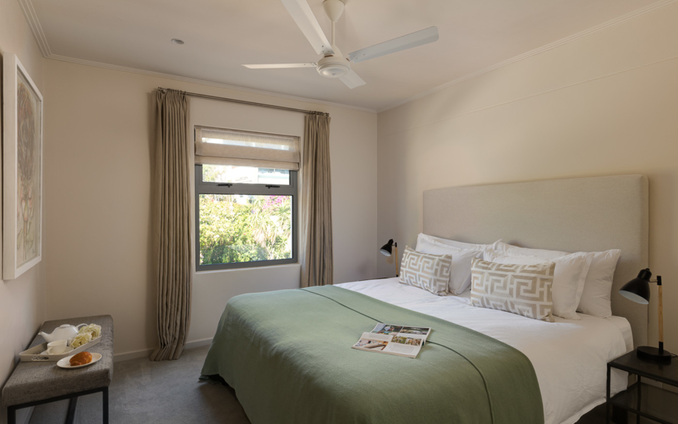 Luxury Cape Town Camps Bay Apartment Bedroom3