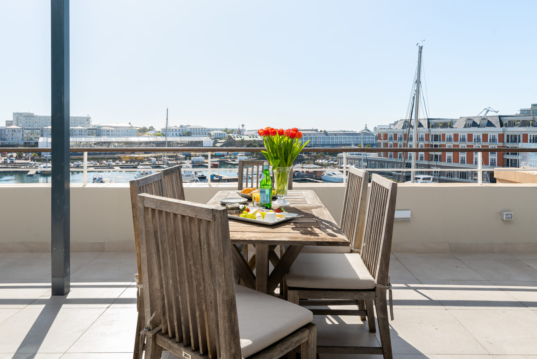 403 Paragon, V&a Marina