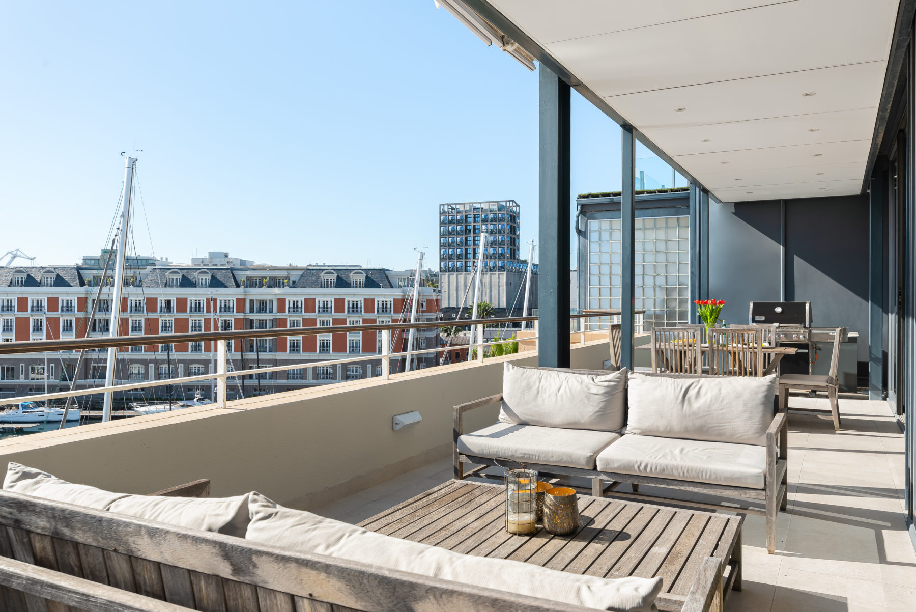 403 Paragon, V&a Marina