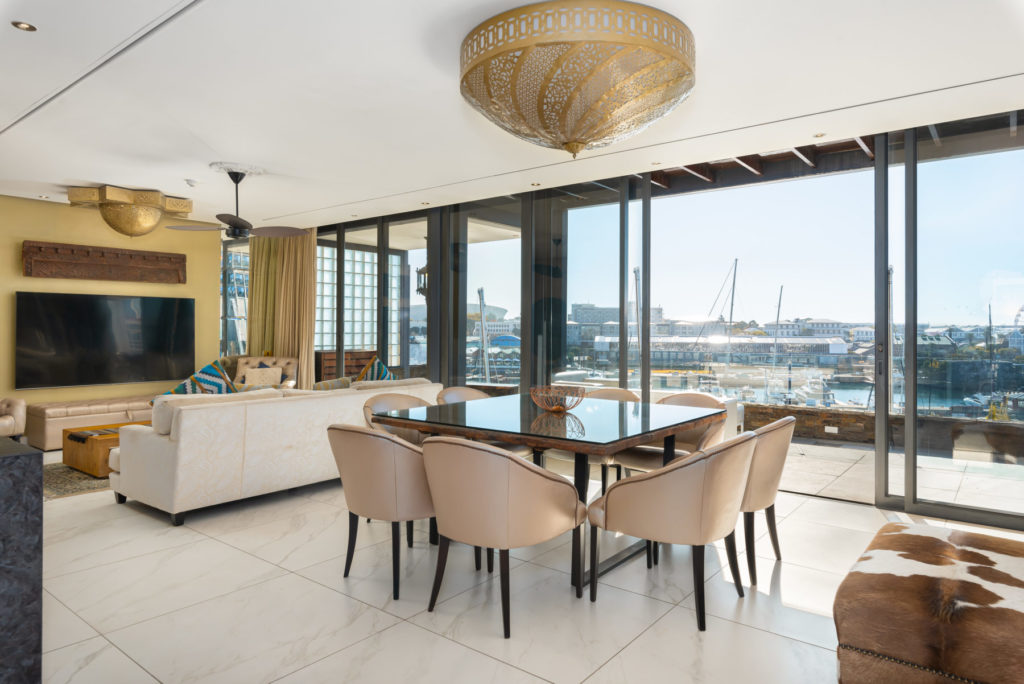 feature02-villa-rental-cape-town-camps-bay-cloud-house