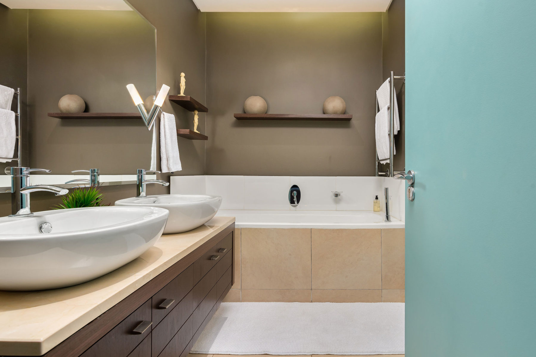 Bathroom 2 with bath