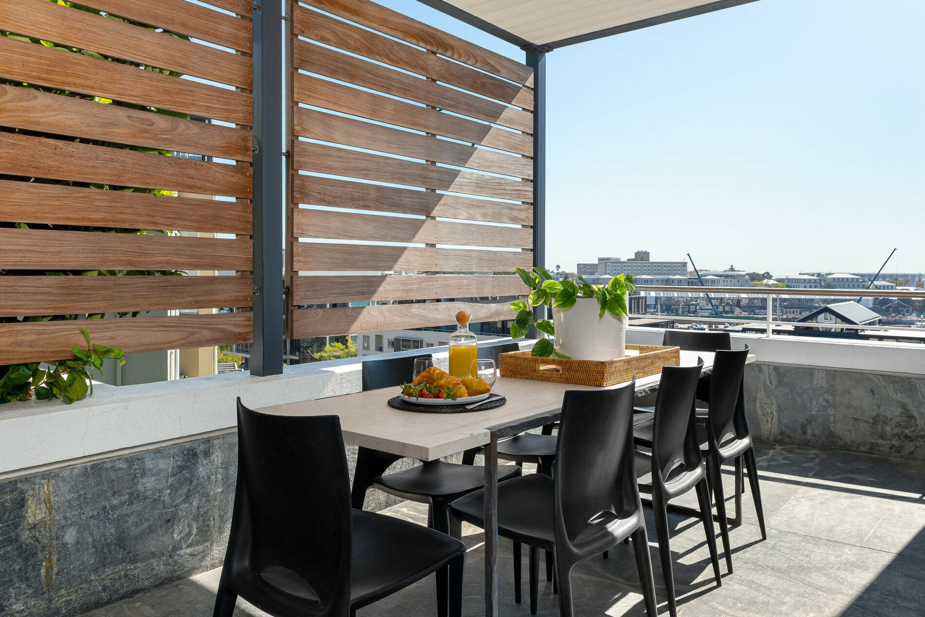 V and A Waterfront Accommodation 601 Dovenby